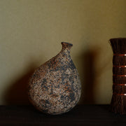 土の種子 一輪挿し V4